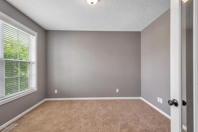 08-2715-Kittansett-Dr-WindowStill-R