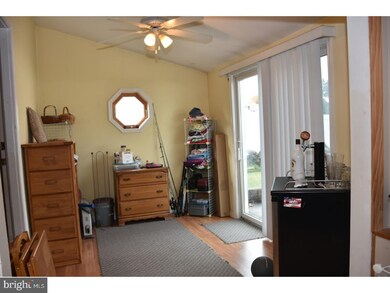 305 Maple Ave, Gloucester City, NJ 08030 - photo 7