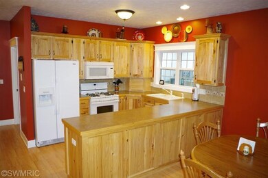 2211 Boardwalk Ct unit 2, Wayland, MI 49348 - photo 3