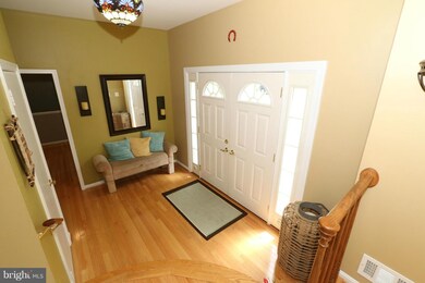 8002 Ferncliff Ct, Springfield, VA 22153 - photo 3