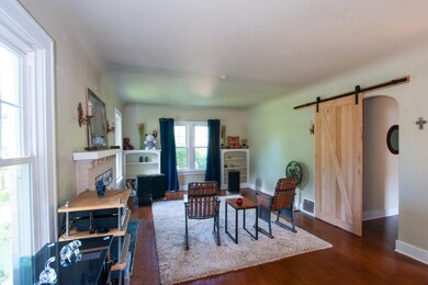 323 Glendale (13 of 27)