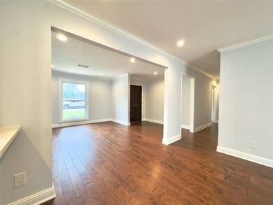 1415 Mapleton Dr, Houston, TX 77043 - photo 4