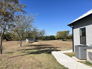 724 Franklin St, Bellevue, TX 76228 - photo 7