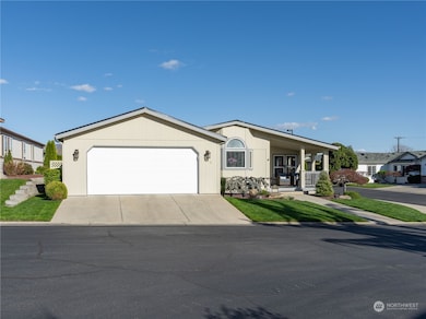 560 Sunday Dr, East Wenatchee, WA 98802 - photo 2