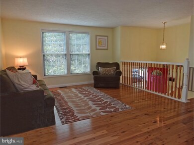 136 Independence Dr, Morrisville, PA 19067 - photo 3