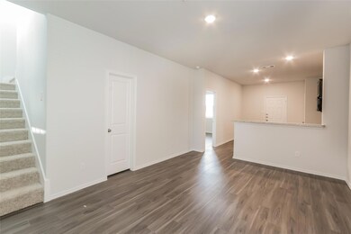 1300 Jonah Ln, Ennis, TX 75119 - photo 4