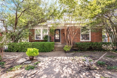 6208 Kenwood Ave, Dallas, TX 75214 - photo 2