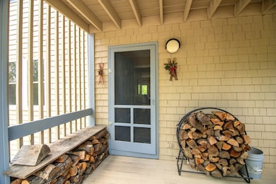 C13 entry porch area