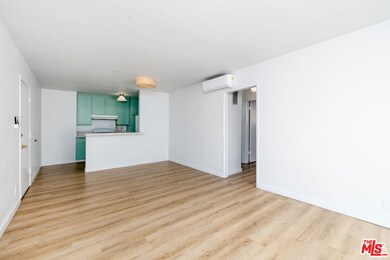 114 S Gramercy Place unit 108, Los Angeles, CA 90004 - photo 2