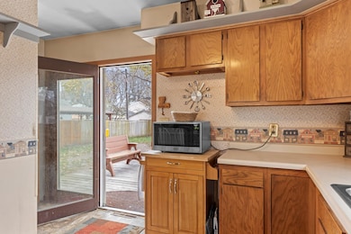 30 Garnet Ln, Madison, WI 53714 - photo 6