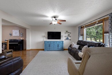 3130 E 38th St, Columbus, NE 68601 - photo 3