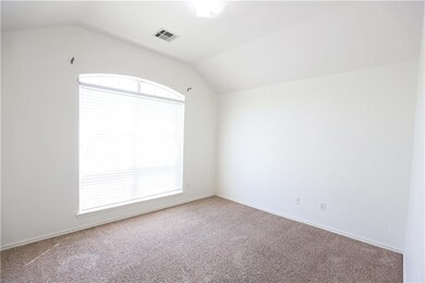 4100 Gyrfalcon Dr, Norman, OK 73072 - photo 6