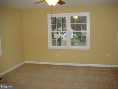 15904 Joyce Ln, Laurel, MD 20707 - photo 5