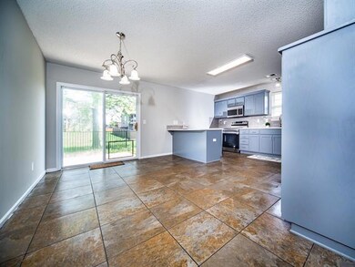 817 Coventry Ln, Raymore, MO 64083 - photo 7