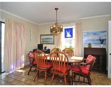 31 Admiral Kalbfus Rd, Newport, RI 02840 - photo 4