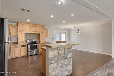 7-web-or-mls-5211 Baylee Rd-7