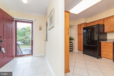 9331 Kendal Cir, Laurel, MD 20723 - photo 3