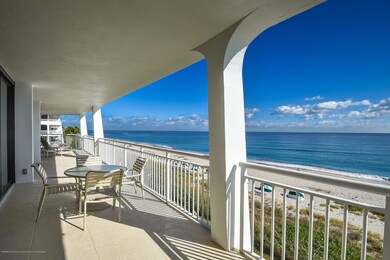 04 Front-facing Balcony View