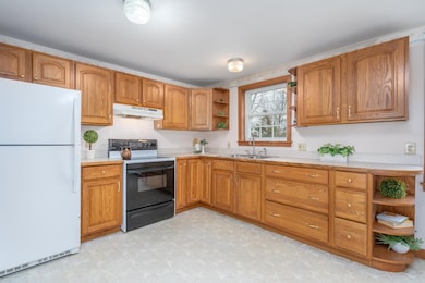 141 Raymond Rd, Deerfield, NH 03037 - photo 6