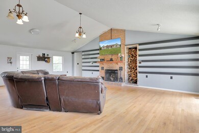 1736 Harpers Ferry Rd, Knoxville, MD 21758 - photo 4