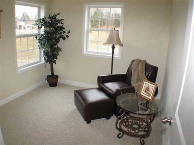 303 Royale Ct, Troy, NY 12180 - photo 6