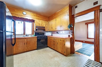 57 Hanover Ave, Pawtucket, RI 02861 - photo 3