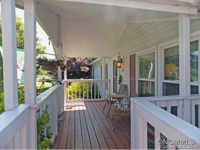 29 Bittersweet Dr, Hendersonville, NC 28792 - photo 2