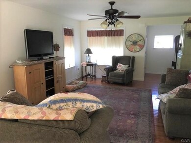 812 S Fork Dr, Easton, PA 18040 - photo 4