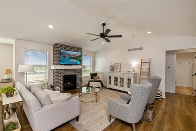 980 Daybreak Dr, Waukee, IA 50263 - photo 6