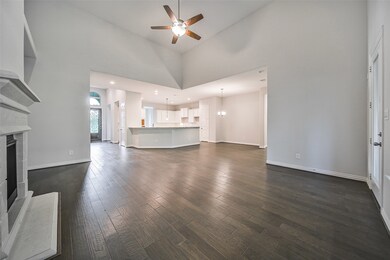 30610 Raleigh Creek Dr, Tomball, TX 77375 - photo 5