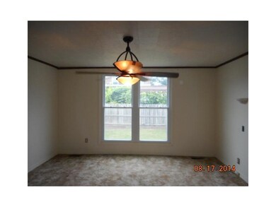 1521 N E St, Elwood, IN 46036 - photo 6