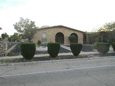 10660 Candlewood Ave, El Paso, TX 79935 - photo 2