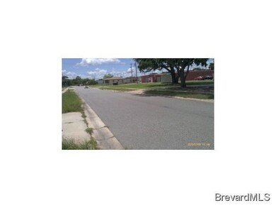 801 Orange St, Titusville, FL 32796 - photo 4