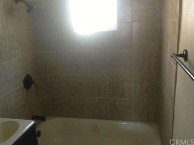Back Unit bathroom