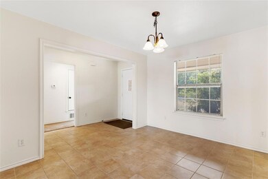 210 Davis Ln, Weatherford, TX 76088 - photo 4