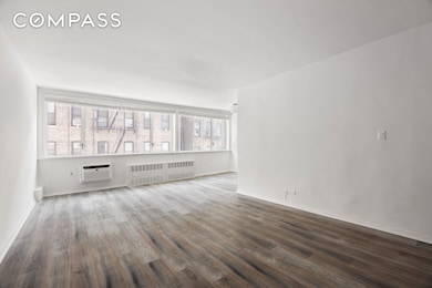 333 E 14th St unit 4N, New York, NY 10003 - photo 4