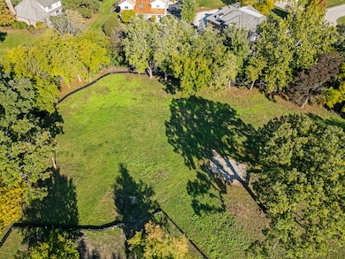 1751 Midwest Club Pkwy, Oak Brook, IL 60523 - photo 3