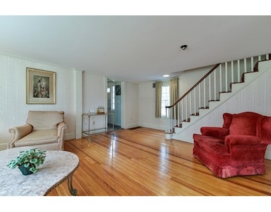 33 Cedar St, Wellesley Hills, MA 02481 - photo 4