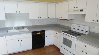 5400 Genevieve Cir, Zephyrhills, FL 33542 - photo 6