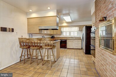 300 Valley Brook Dr, Silver Spring, MD 20904 - photo 6