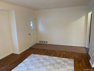 3299 W Ridgeway Ave, Flint, MI 48504 - photo 6