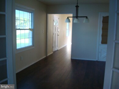 33 Pebble Ln, Willingboro, NJ 08046 - photo 2