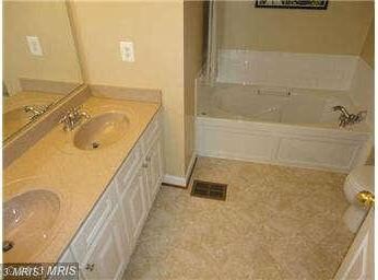 12458 Liberty Bridge Rd unit 107A, Fairfax, VA 22033 - photo 3