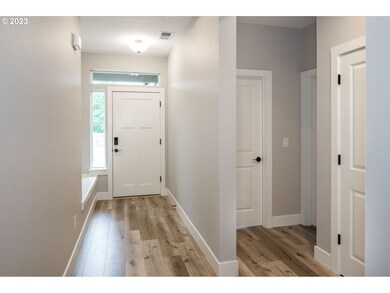 614 SW 49th Dr, Gresham, OR 97080 - photo 2