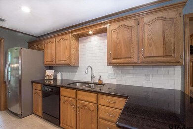 717 Cedar Creek Dr, Tyler, TX 75703 - photo 6