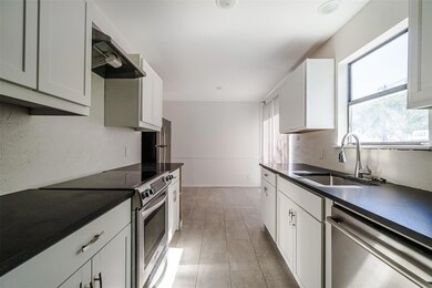 2106 Lamplight Village Cir unit A, Austin, TX 78727 - photo 3