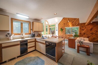 89 E Hill Rd, Wilmington, VT 05363 - photo 4