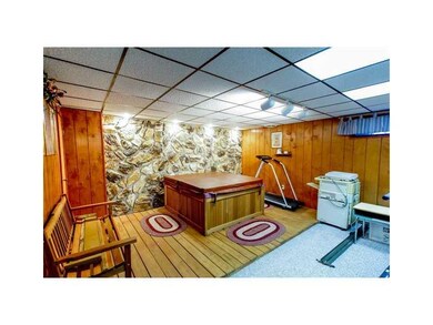 Swimming Pool/Hot Tub/Sauna.
