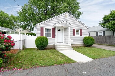 6 Sachem St, Pawtucket, RI 02861 - photo 2