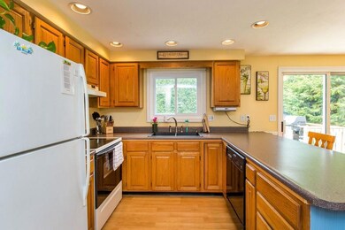 8 Juniper Ln, Saco, ME 04072 - photo 5
